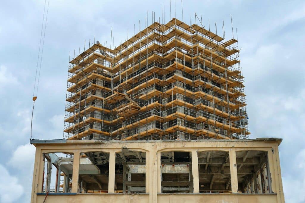 High Rise Building Structure in Woodland Hills 1 HIGH RISE BUILDING STRUCTURE